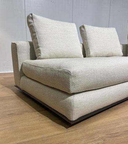 Minotti Hamilton Hoekbank + Hocker – Ecru Bouclé | Refurbished