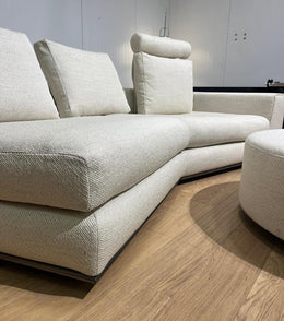 Minotti Hamilton Hoekbank + Hocker – Ecru Bouclé | Refurbished