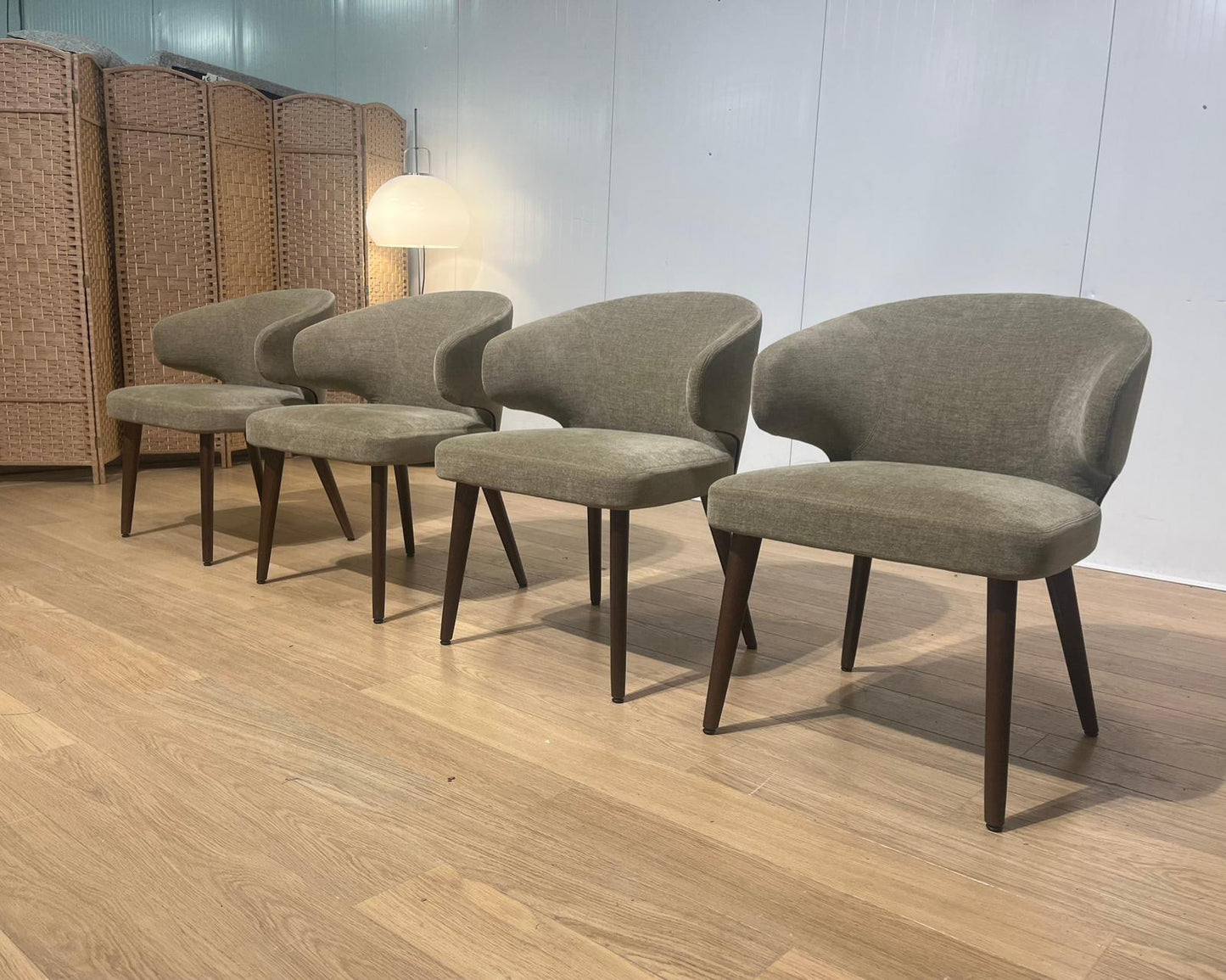 NIEUWSTAAT Minotti Dining Chairs Beige/Taupe Set 4
