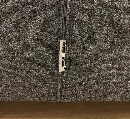 Design on Stock 2.5-Zits Bank Ploegwol Nieuwstaat