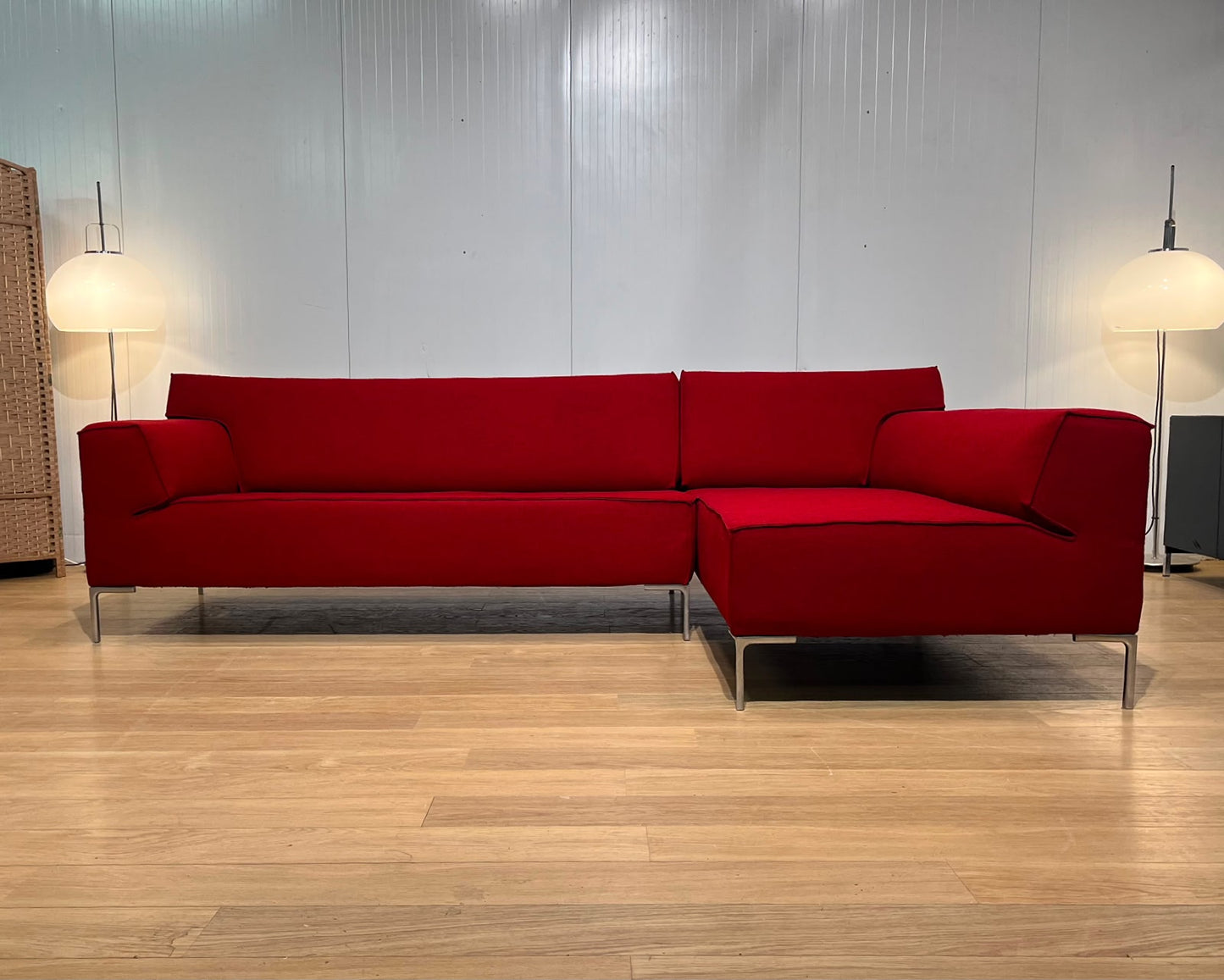 Design on Stock Bloq Hoekbank Ploegwol Rood Nieuwstaat