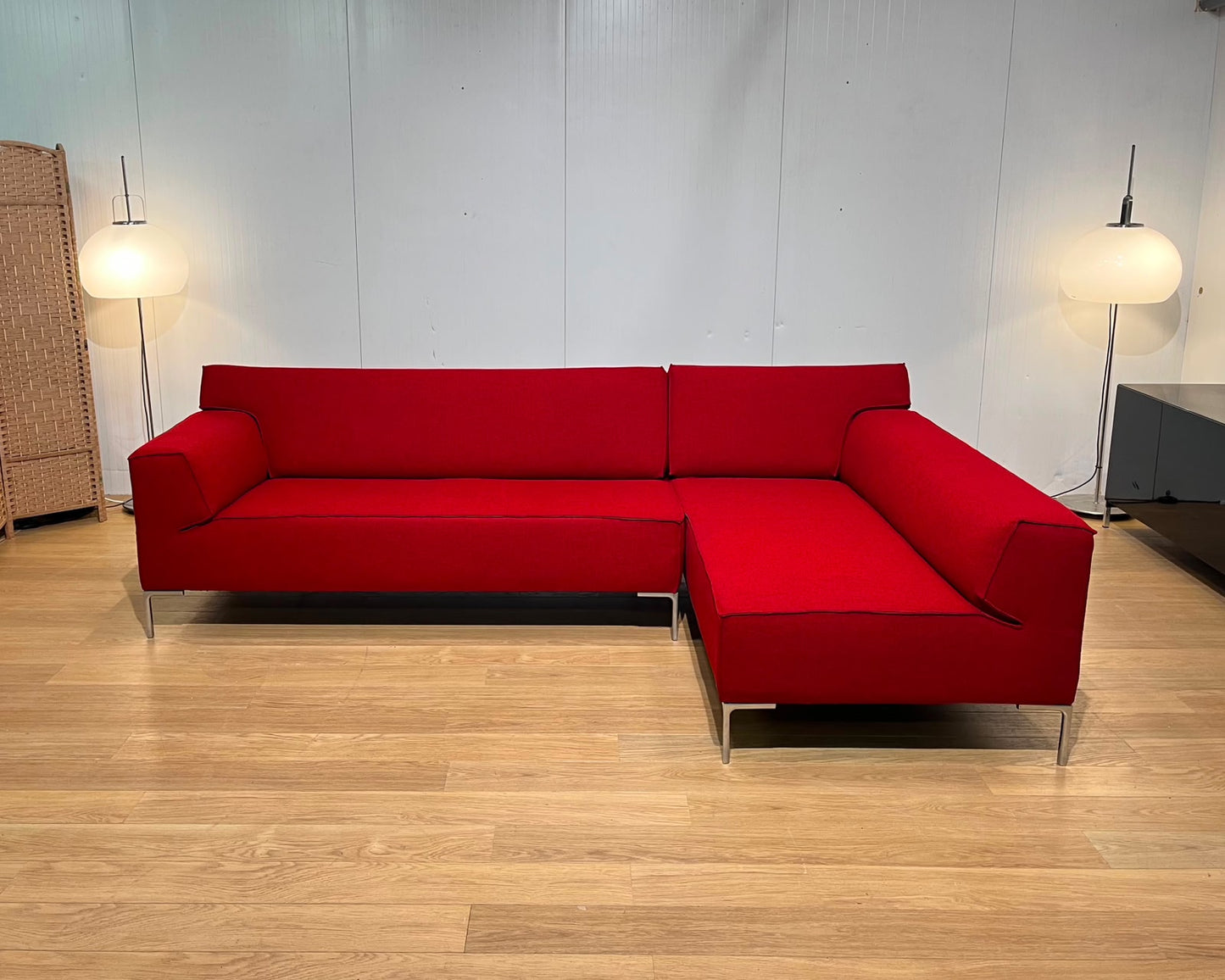 Design on Stock Bloq Hoekbank Ploegwol Rood Nieuwstaat