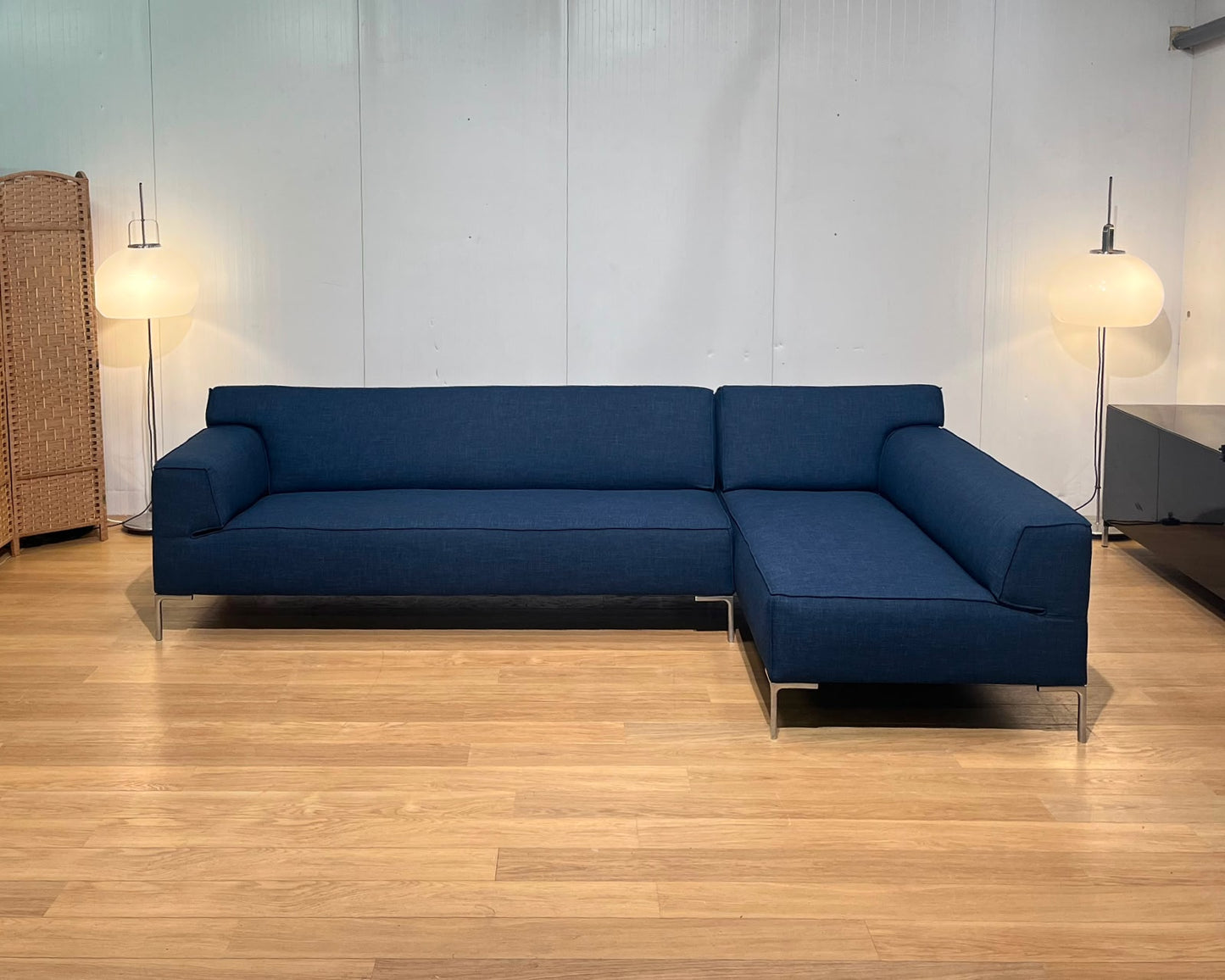 Design on Stock Bloq Hoekbank Blauw Nieuw Gestoffeerd Garantie