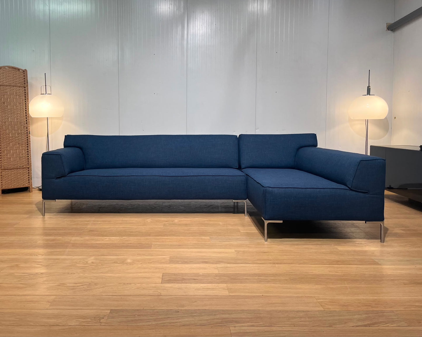 Design on Stock Bloq Hoekbank Blauw Nieuw Gestoffeerd Garantie