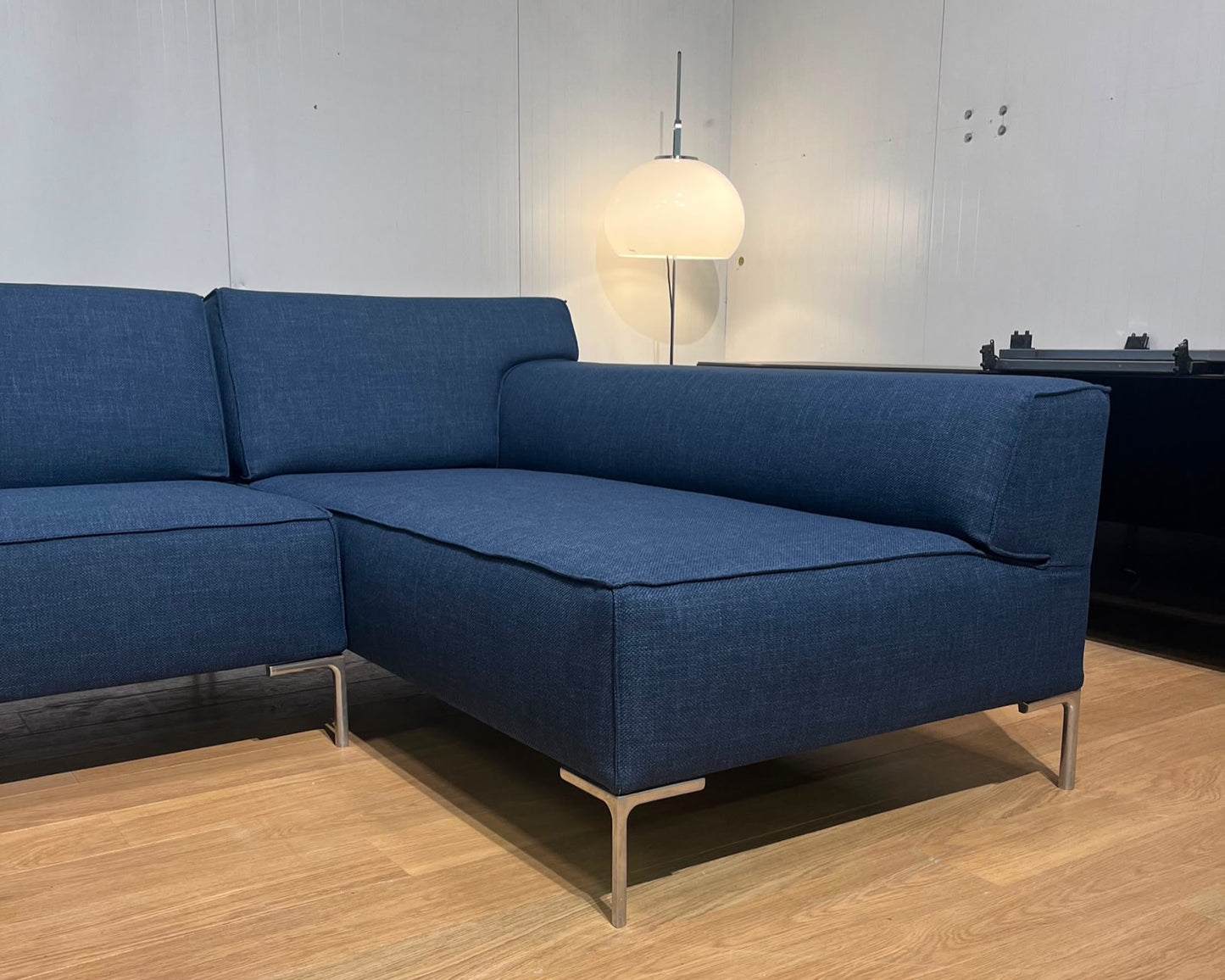 Design on Stock Bloq Hoekbank Blauw Nieuw Gestoffeerd Garantie