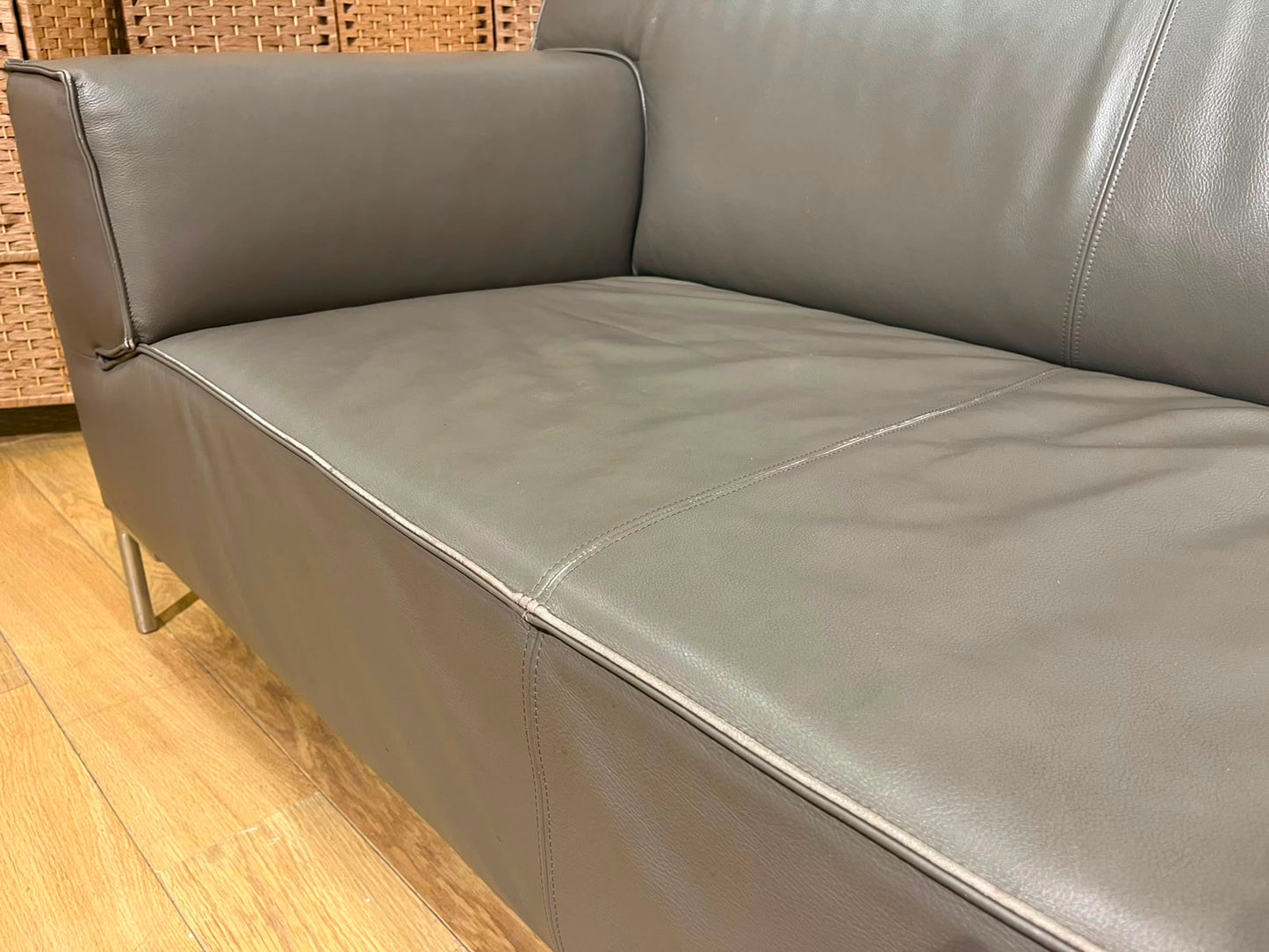 Design on Stock Bloq Hoekbank Leer Taupe Goede Staat