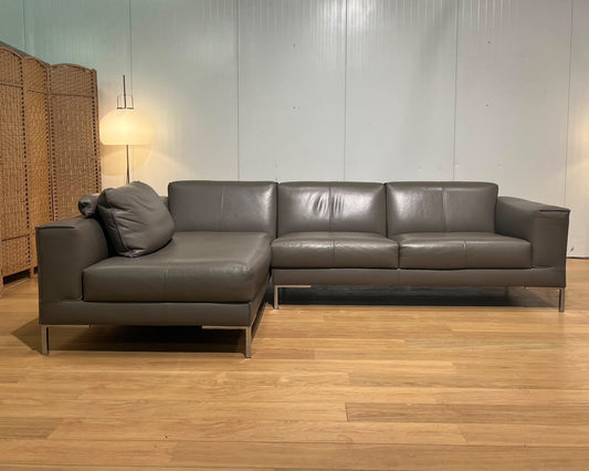 Design on Stock Aikon Hoekbank Taupe Leer Nieuwstaat