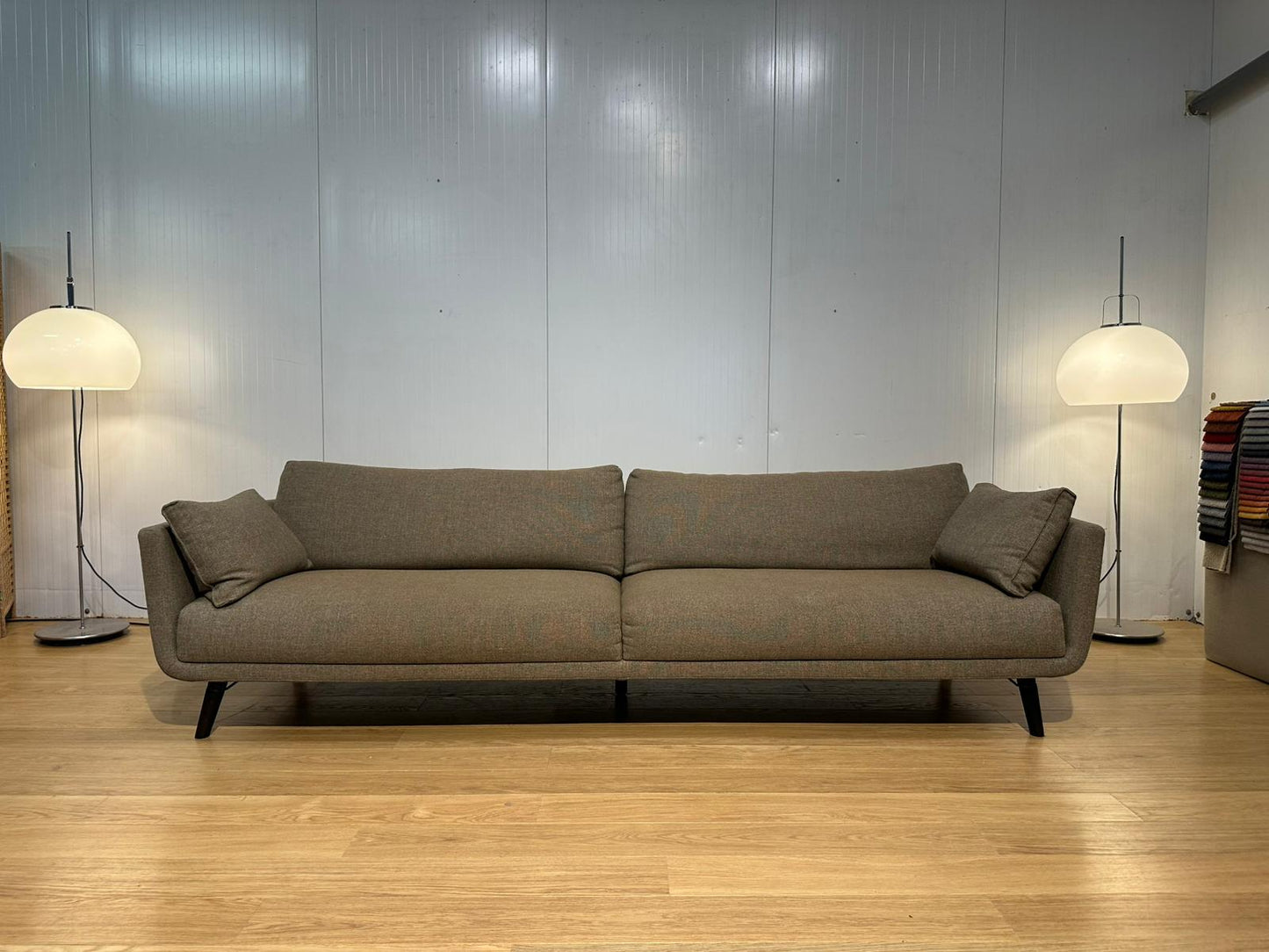 ZGAN Design on Stock Byen 5-Zits Taupe – NP: €6.500