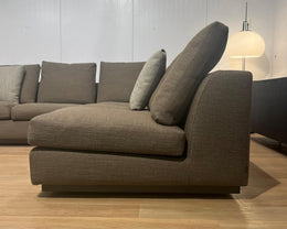 ZGAN Minotti Andersen Hoekbank Taupe + Hocker - NP €35.000