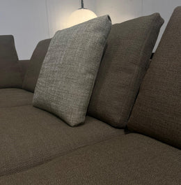 ZGAN Minotti Andersen Hoekbank Taupe + Hocker - NP €35.000