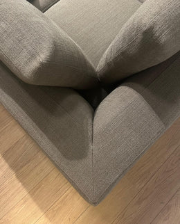ZGAN Minotti Andersen Hoekbank Taupe + Hocker - NP €35.000