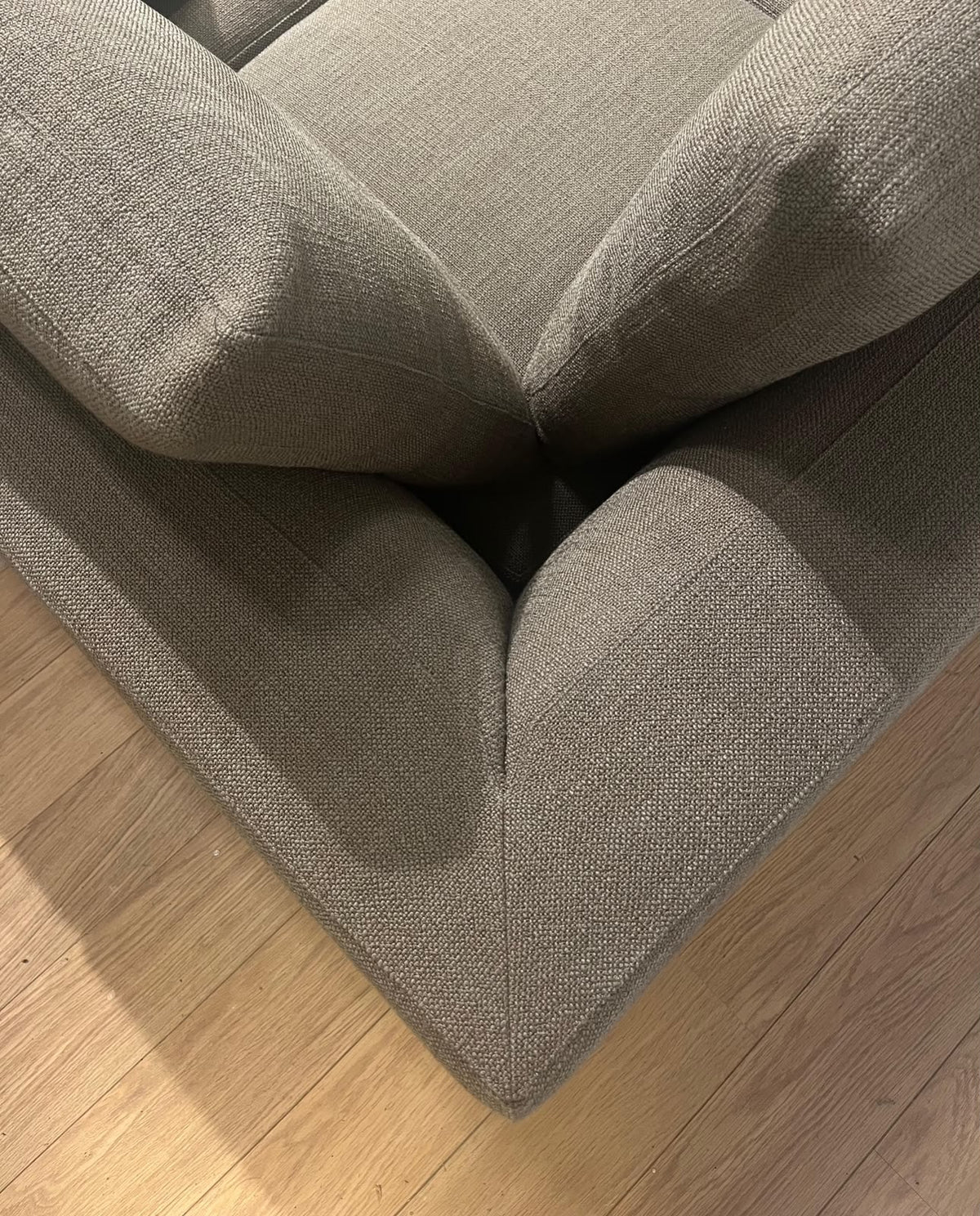 NIEUWSTAAT Minotti Andersen Hoekbank + Hocker + GARANTIE