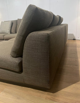ZGAN Minotti Andersen Hoekbank Taupe + Hocker - NP €35.000