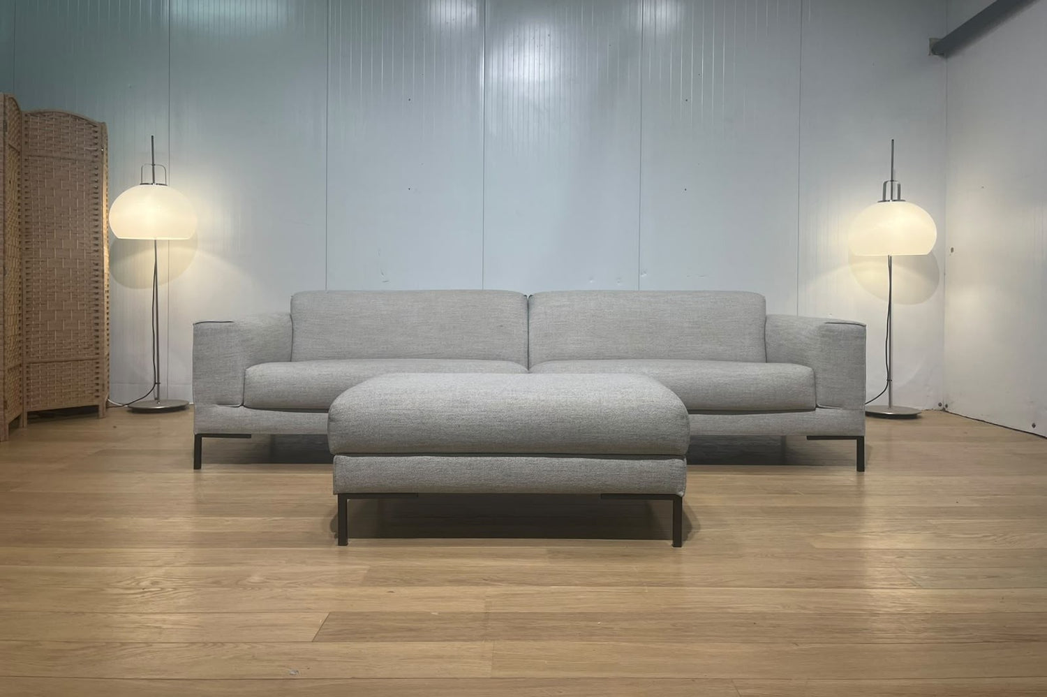 TER STOFFERING Design on Stock Aikon 4-zits + Hocker