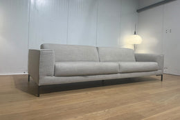 TER STOFFERING Design on Stock Aikon 4-zits + Hocker