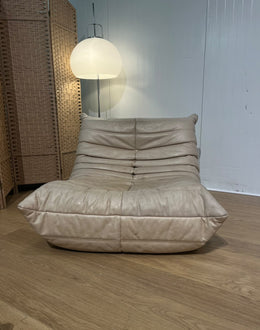 NIEUWSTAAT Ligne Roset Togo + Poef NP €5000 GARANTIE
