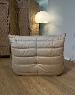 NIEUWSTAAT Ligne Roset Togo + Poef NP €5000 GARANTIE