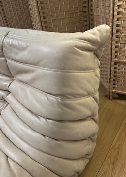 NIEUWSTAAT Ligne Roset Togo + Poef NP €5000 GARANTIE