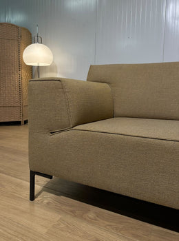 NIEUWSTAAT Design on Stock Loveseat NP €3.200 + GARANTIE
