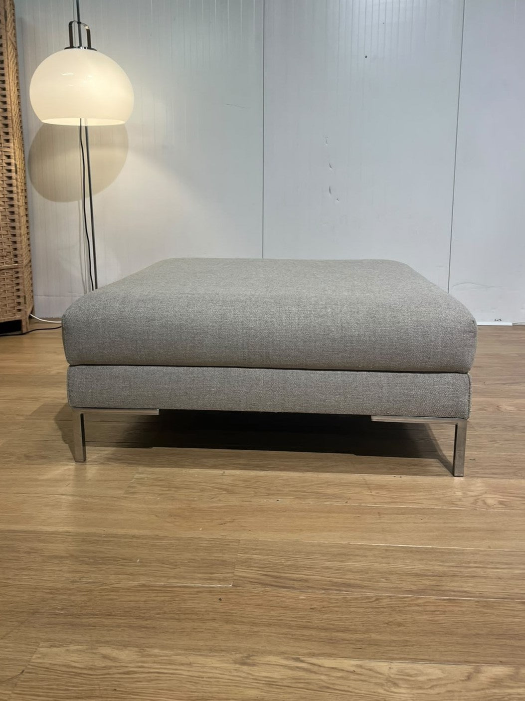 NIEUWSTAAT Design on Stock Aikon Hocker NP €1.250 + GARANTIE