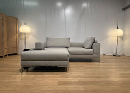 NIEUWSTAAT Design on Stock Aikon Hoekbank + Hocker NP €7.500