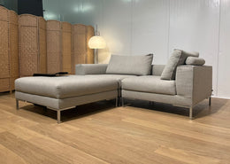 NIEUWSTAAT Design on Stock Aikon Hoekbank + Hocker NP €7.500