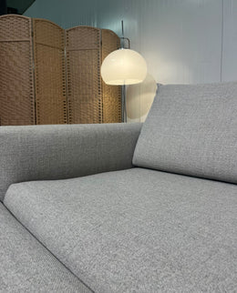 NIEUWSTAAT Design on Stock Aikon Hoekbank + Hocker NP €7.500