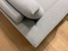 NIEUWSTAAT Design on Stock Aikon Hoekbank + Hocker NP €7.500