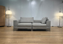 NIEUWSTAAT Design on Stock Aikon Hoekbank + Hocker NP €7.500